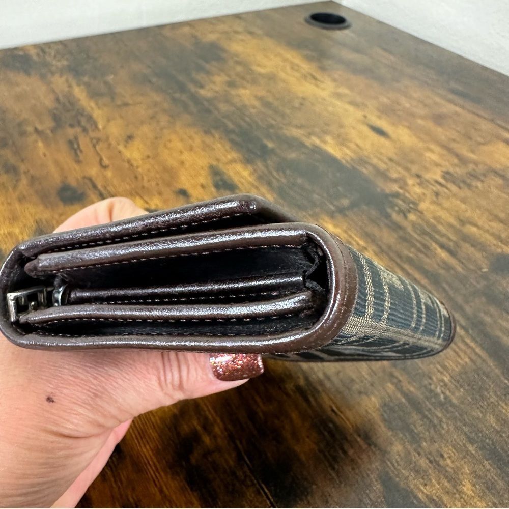 Fendi Vintage FF Logo Wallet W/ Certificate of Authenticity - Picture 4 of 16